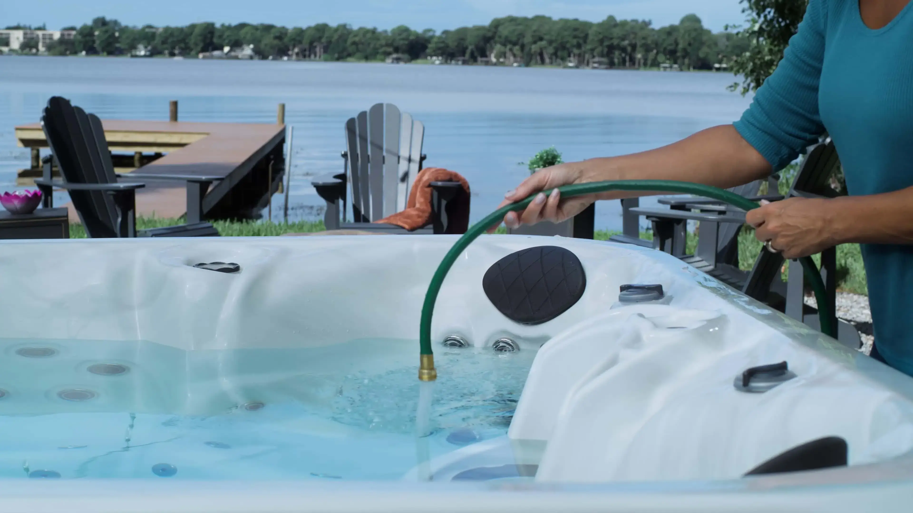 How to Clean and Drain a Hot Tub Clorox® Pool Spa™ How to Clean and Drain a Hot Tub Clorox® Pool Spa™